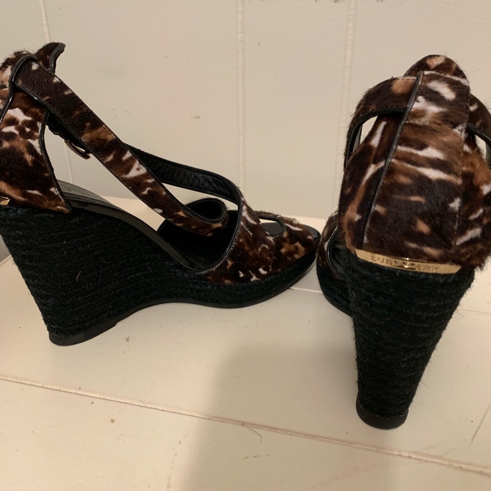 Burberry calf hair wedge espadrille sandals - Picture 4 of 8